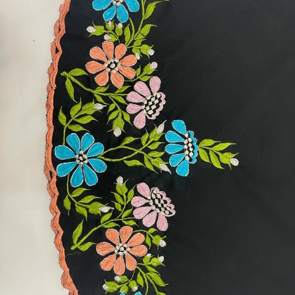 Vintage boho embroidered black tunic top scalloped - Picture 3 of 5